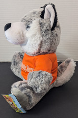 Plush T.A.G. Glenky’s Wolf Yosemite Sierra Summer Camp Beaded Blue Eyes 8″ sit