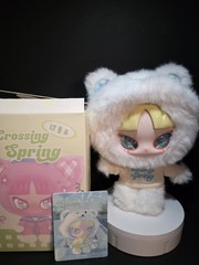 INNS ‘CROSSING SPRING’ SERIES VINYL PLUSH PENDANT (POLAR BEAR)