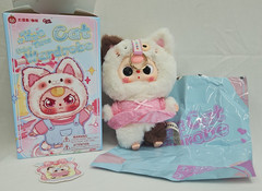 BABY THREE KITTEN WARDROBE-CALICO CAT W/PINK DRESS KEYCHAIN NEW OPEN BOX-E