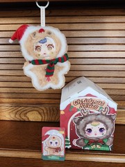 LABUBU Christmas Themed Plush Doll. New W/Box. Movable eyes. 💚❤️