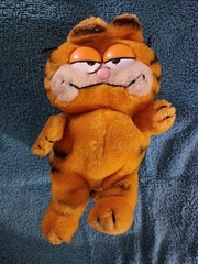 Vintage Garfield Stuffed Animal Plush 1981 Fun Farm 10″ Tall Nutshells Weighted