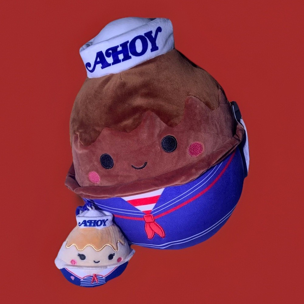NEW Stranger Things Scoops Ahoy Chocolate 8in + Key Chain Vanilla Squishmallow