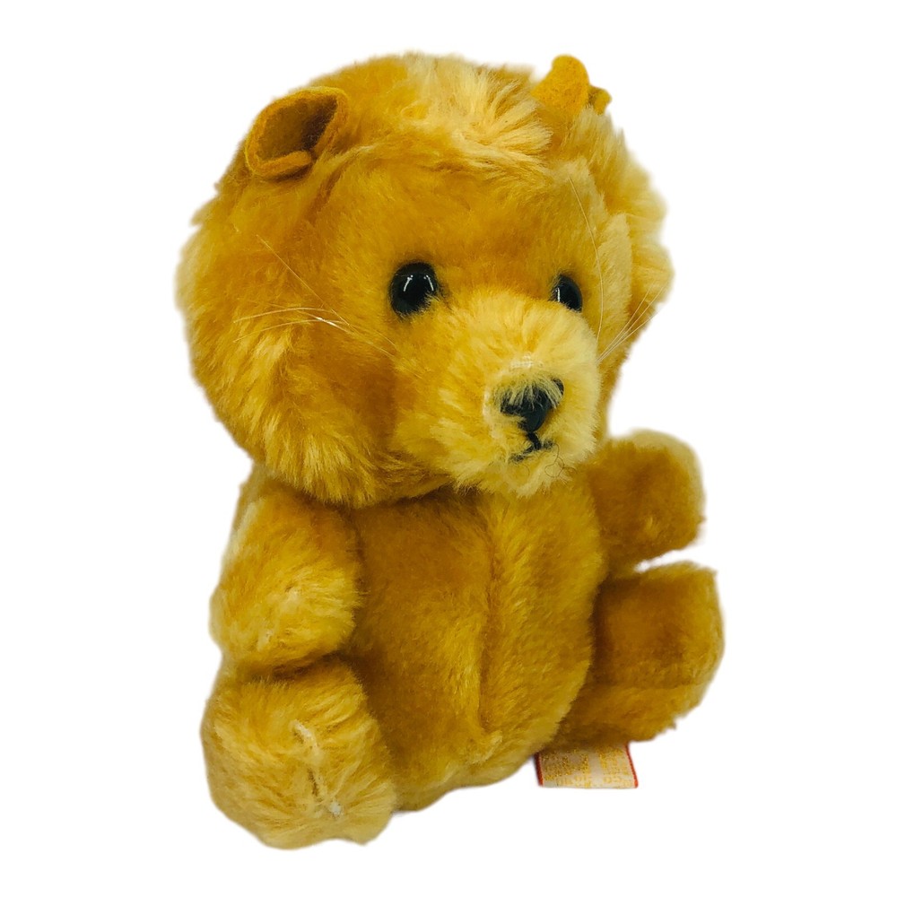 Vintage R Dakin Lion 5 Inch Plush Sitting Stuffed Animal Toy 1981