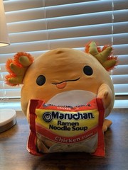 Zuru Snackles Albie Axolotl with Maruchan Ramen Noodle Soup Plush Toy 14″