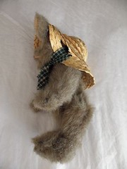 Retired BOYDS Bears 1364 Plush Bunny Rabbit with Straw Hat – 1990
