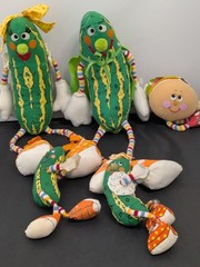 Vintage Amtoy Super Pickle Family Set 1983 Amtoy + Burger