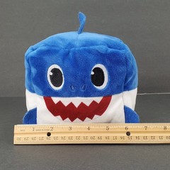 Pinkfong Baby Shark Daddy Shark Cube Plush WowWee Blue White 6 Inch Toy