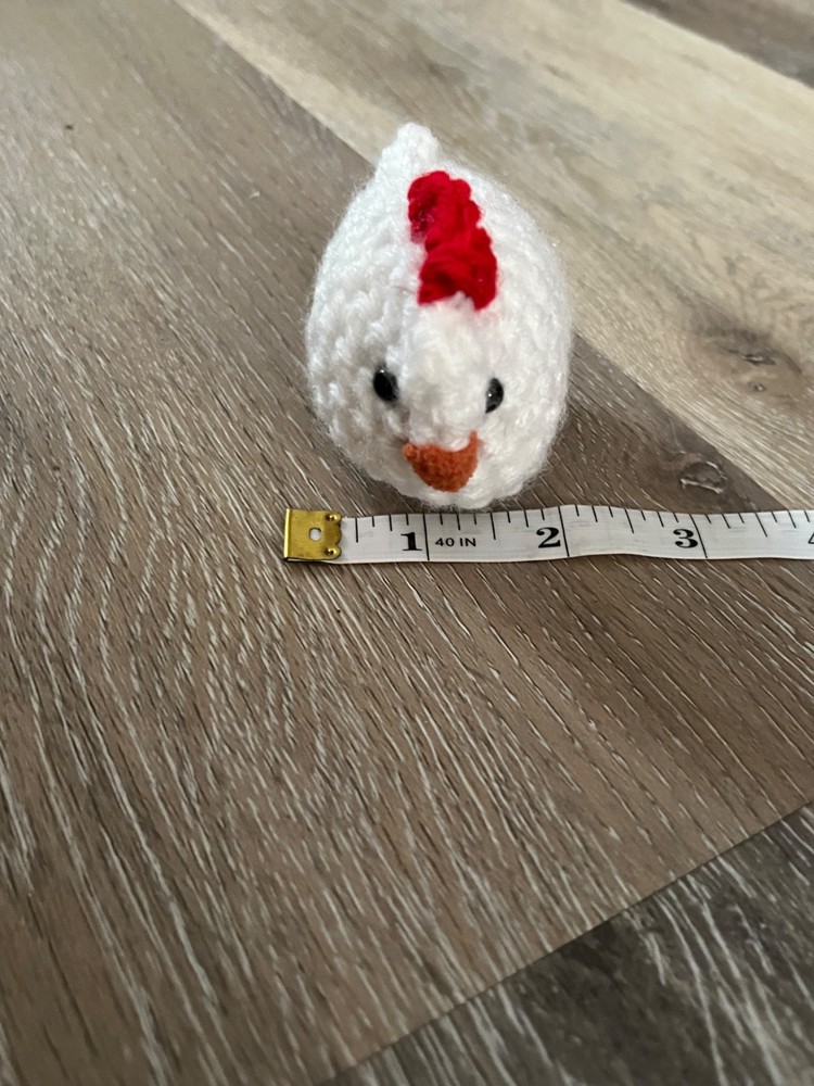 Tiny crochet chickens! Super cute!