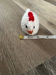 Tiny crochet chickens! Super cute!