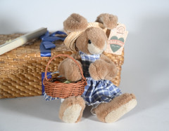 Heidi Hares Greta bunny rabbit with garden basket by Applause Vintage