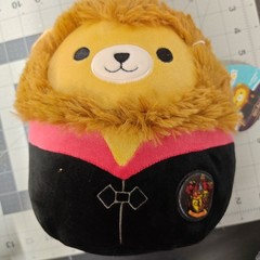 NWT Harry Potter Gryffindor Lion in Coat Squishmallows 10″ Plush 2025