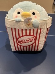 Popcorn Bucket Penguin Round One (NWT)