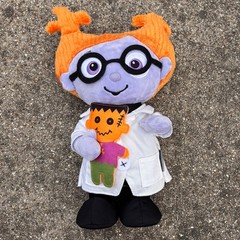 Hallmark Maddie The Mad Scientist Plush Singing Dancing Plush Toy 13” EUC