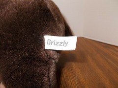 Russ Berrie Brown Bear GRIZZLY Item # 524 Stands on His Own 13″ Tall Great Shape