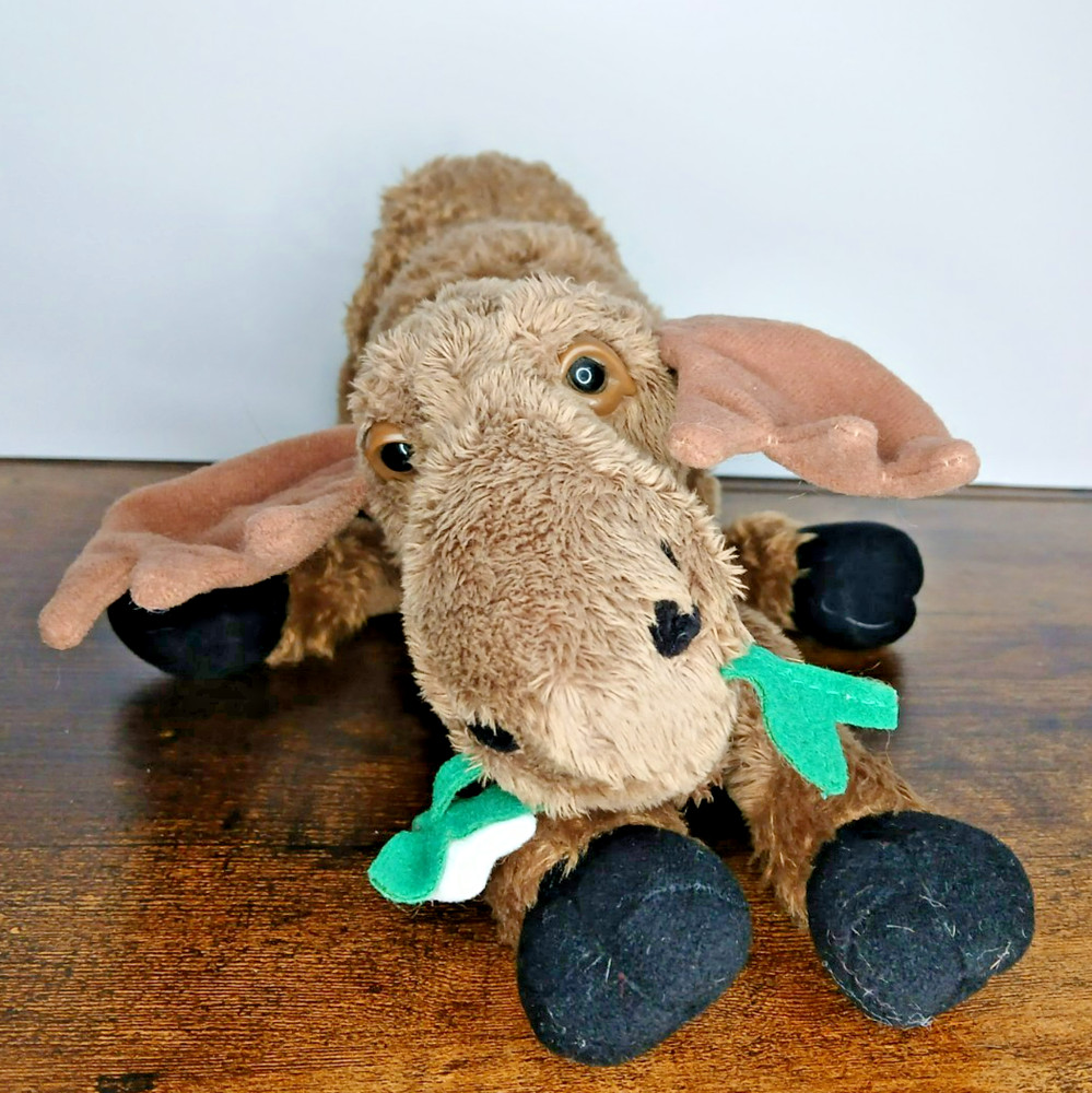 tto Bearfoots realistic moose plush *NON-poseable* with flower 11″ *faded tag*