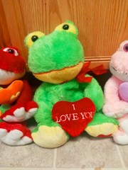 Frogs Plush I Love You Green Pink Red Lot of 5 Stuffed Animals Valentines