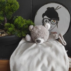 Carter’s Bear Rectangle White Grey Round Bow Task Bone Blanket #geektradedoudou