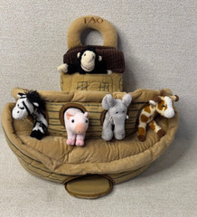 FAO Schwarz Noah’s Ark with 5 Plush Stuffed Amimals Toys-R-Us FH178NEW