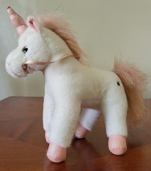 FAO Schwarz White Unicorn Plush Stuffed Animal Pink Horn Hooves Mane 2020 12″