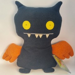 Pretty Ugly Plush Ice Bat Black & Red Uglycon 25 Piece Limited Edition Uglydoll