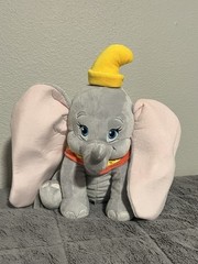 NWT Disney Store Dumbo the flying gray Elephant stuffed animal 14” soft material