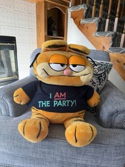 Vintage 1981 Dakin Garfield I Am The Party Huge Jumbo Plush 28” w/ TAG! **RARE**