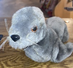 R.Dakin Plush Gray Arctic Harp Seal 9″, 1976 Made in Korea