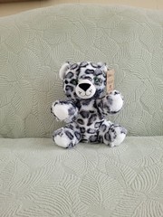 Snow Leopard Plush 8.5″ White Gray Black Hidden Pocket 2021 The Bear Factory