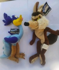 Lot of 2 Vintage Warner Bros Beanie Wile E Coyote 12″ & Road Runner 10″ Tags