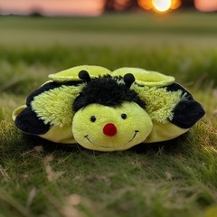 Pillow Pets Pee-Wee Plush Bumble Bee 2010 Bumbly 12” Yellow Brown Stuffed Animal