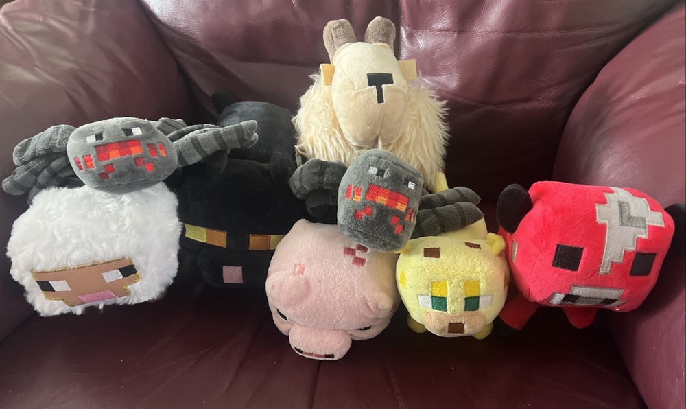 Minecraft Plush Lot Of 8 Plushes! Stuffed Animals Mojang 14” Cat Pig Spider Ram