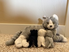 R Dakin Grey Cat Mother Nursing 3 Kittens Plush Nature Babies 1981