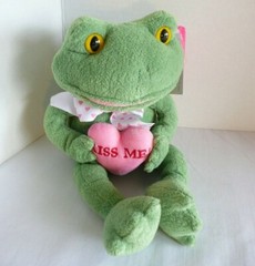 Animal Adventure Frog with Bow-tie Heart “Kiss Me” Green Pink Red Valentine NWT