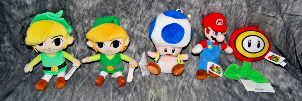 Lot of 5 Nintendo Plush, 2018 Super Mario Bros Wii 8″, Link, Toad, Fire Flower