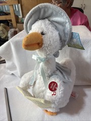 Mother Goose Blue Plush Talking Animated Reads 5 Nursery Rhymes 14″(C21)