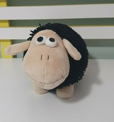 BLACK SHEEP PLUSH TOY PROKIWI NEW ZEALAND ANIMAL 28CM 2011