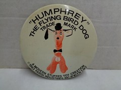 TOY FAIR plush 1962 promo advertising vintage Pin Back Button BIRD DOG