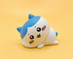 Chiikawa Interior Mini Figure Sleeping Hachiware Mini Figure 1.6in
