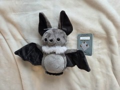 Bellzi BATTI Bat Plush Toy Stuffed Animal Bendable Wire Wings