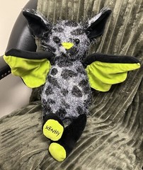 Scentsy Buddy Vlad the Bat Plush 15″ Stuffed Animal Green Wings retired No Pack