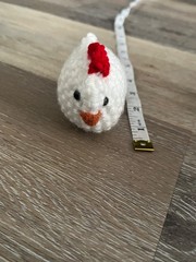 Tiny crochet chickens! Super cute!