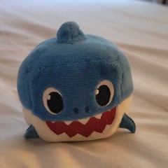 WowWee Pinkfong Blue Shark Plush Stuffed Animal, Battery Operated, 2018, Small