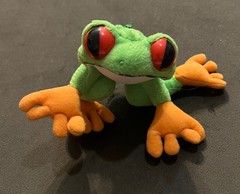 rainforest cafe plush frog with zipper large red eyes zipper on back about 6 in