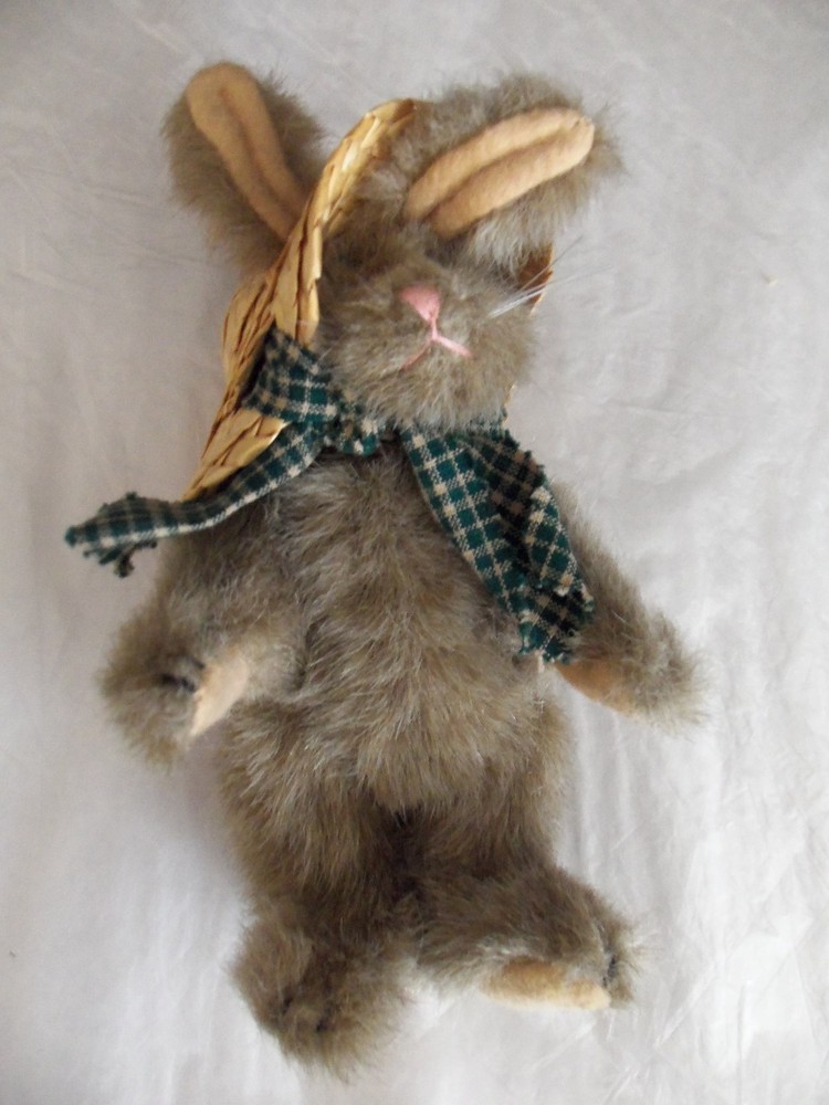 Retired BOYDS Bears 1364 Plush Bunny Rabbit with Straw Hat – 1990
