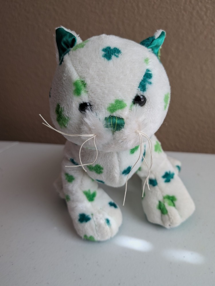 Webkinz Clover Cat HM669 No Code Satin Feet Ganz 8” White And Green Plush
