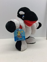 Vintage SeaWorld Shamu Santa Plush Standing 10-in Original Tags