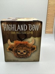 Highland Cow Vinyl Face Plush Clip On Keychain Charm Mystery Blind Box 5 Below