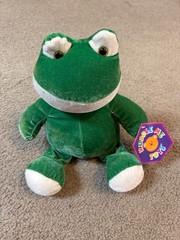 NWT Kellytoys Kuddle Me Toys Play Pets 12″ Green & Cream Plush Frog