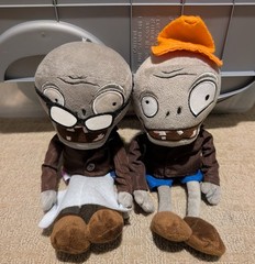 Plants Vs Zombies Linxin Plush Newspaper Zombie Conehead Zombies Used