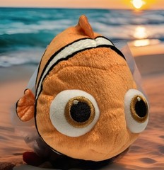 Finding Nemo Big Eyes NEMO CLOWNFISH PLUSH 10” Disney Store Plump STUFFED ANIMAL